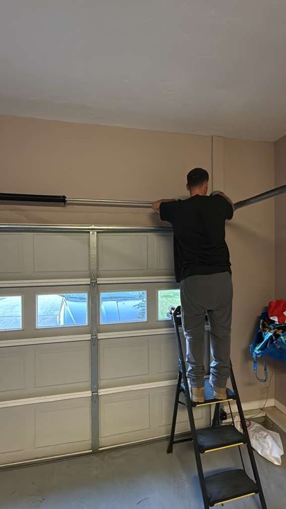Garage door repair work, gallery photo 8